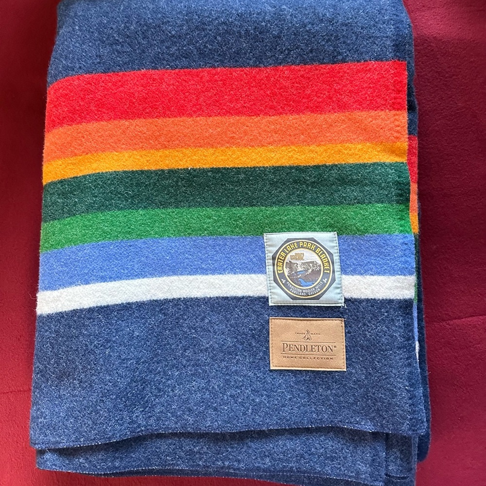 NWT Pendleton Crater Lake National
Park Blanket 100% Wool Queen 90” x 90”